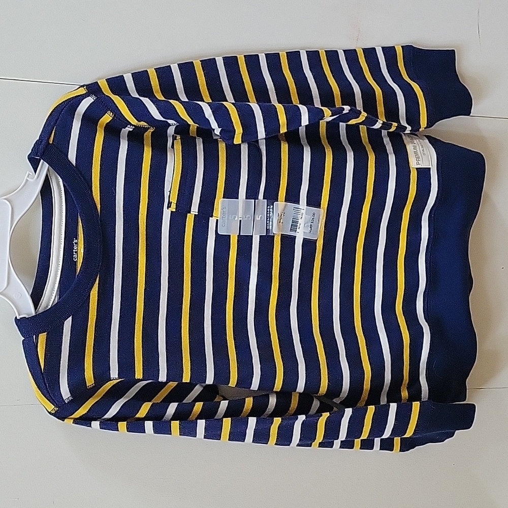 Long sleeve shirt.
